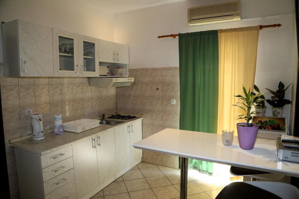 Apartments Divkovic フヴァル 部屋 写真